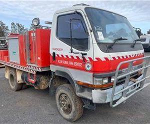 Mitsubishi Canter 4WD FG639 4D34-2A Engine - Wrecking V4015