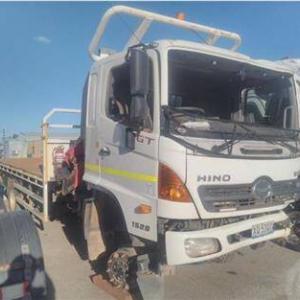 Hino 500 1528 GT8J 4WD