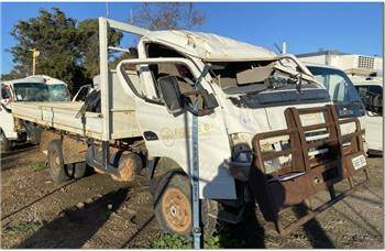 Mitsubishi Fuso Canter 4WD FG84D 4M50-3AT7 Engine - Wrecking V4068