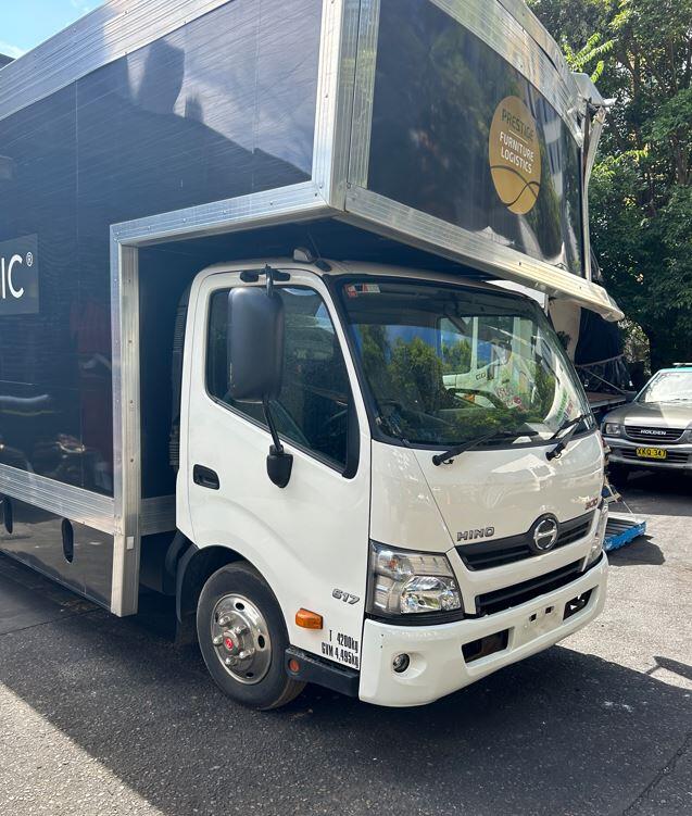 Hino 300 617 XZU-720R NO4C-UT Engine - Wrecking V3930