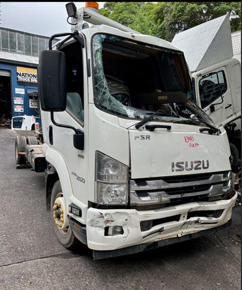 Isuzu FSR 140-260 FSR-34 6HK1-TCC Engine - Wrecking V3943