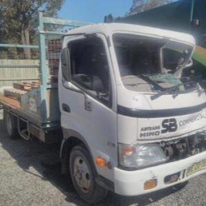 Hino 300 616 XZU-417R NO4C-TV Engine - Wrecking V3955