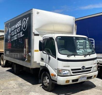 Hino 300 716 XZU-417R NO4C-TV Engine - Wrecking V3961