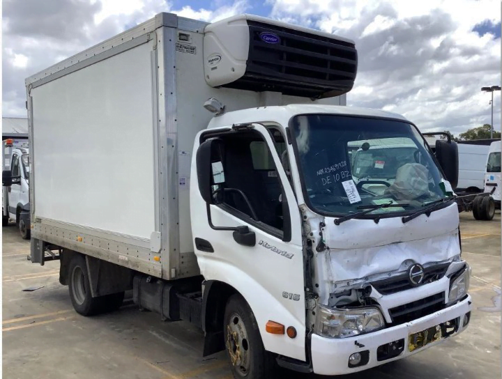 Hino 300 916 XKU-645R Hybrid NO4C-UR Engine - Wrecking V3966