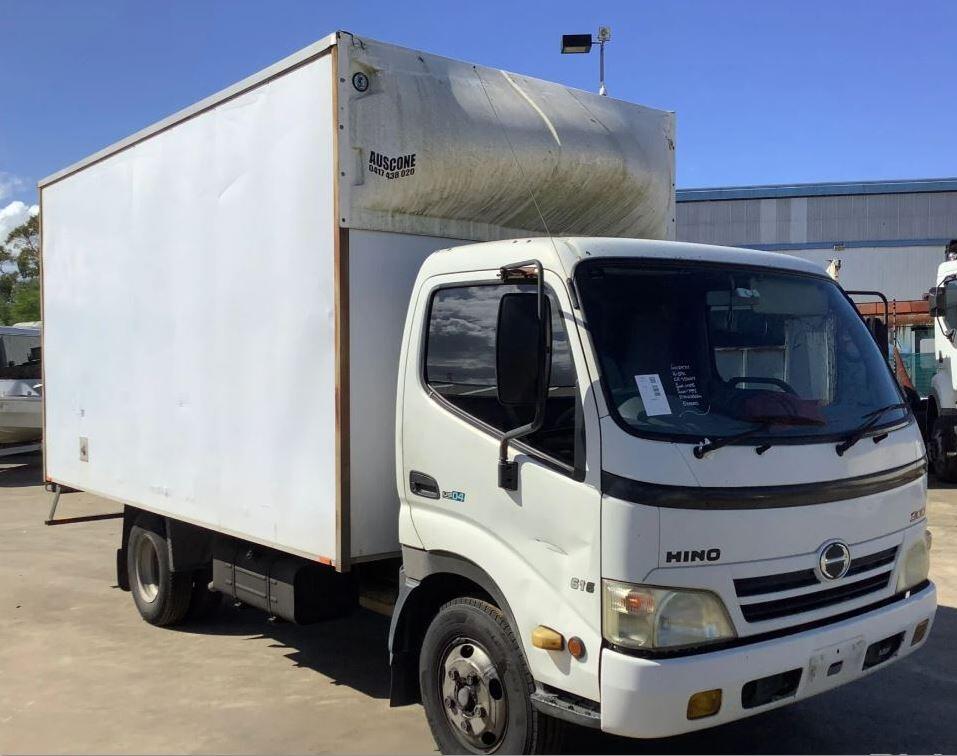 Hino 300 617 XZU-417R NO4C-TV Engine - Wrecking V3969