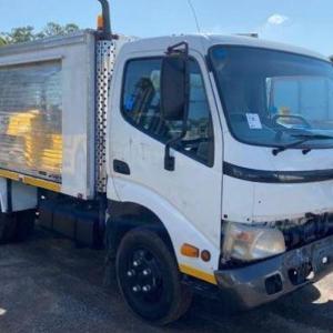 Hino 300 616 XZU-417R NO4C-TV Engine - Wrecking V3972
