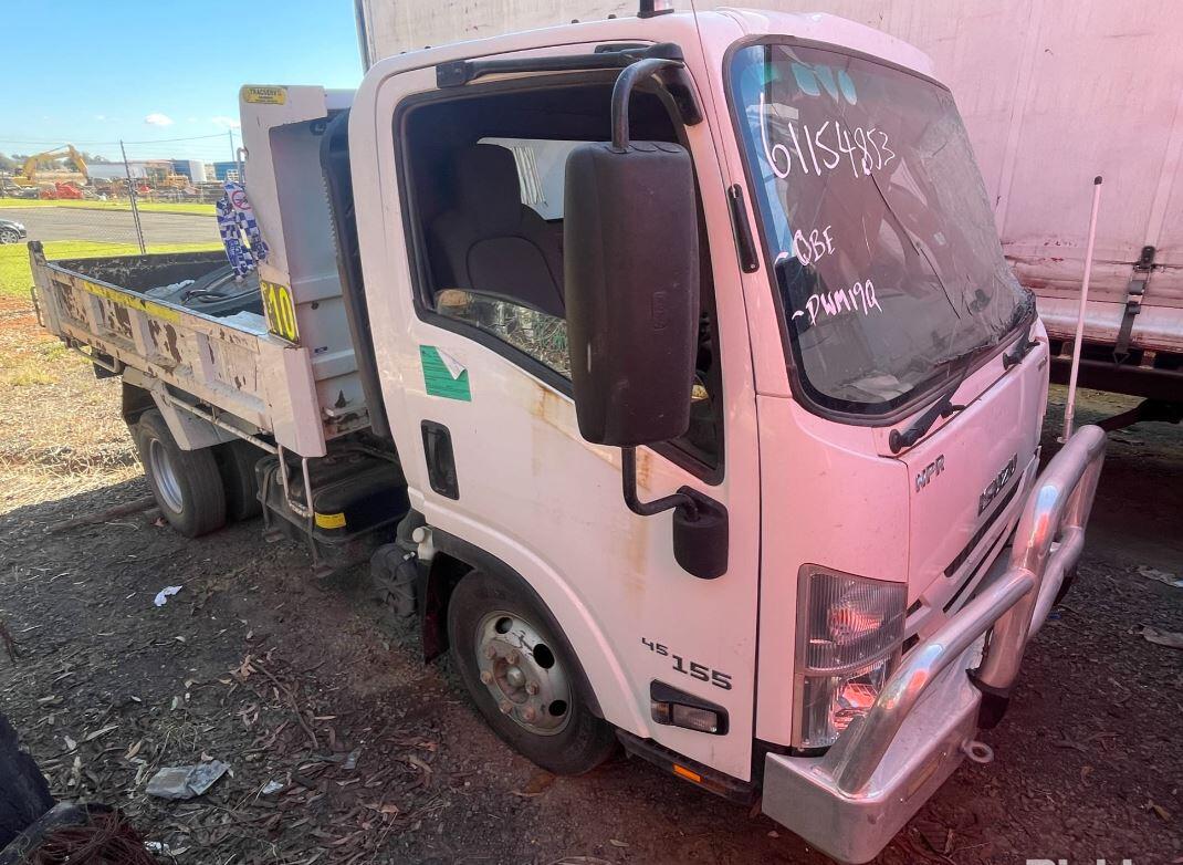 Isuzu NPR 45-155 NPR-75 Tipper 4HK1-TCN Engine- Wrecking V4006