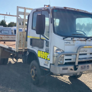 Isuzu NPS 250 4WD NPS-75 4HK1-TCN Engine - Wrecking V4027