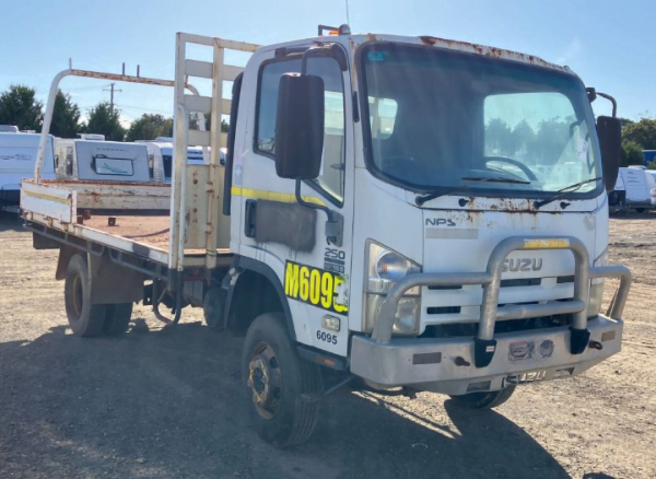Isuzu NPS 250 4WD NPS-75 4HK1-TCN Engine - Wrecking V4027