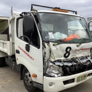 Hino 300 717 XZU-710R Tipper NO4C-UT Engine - Wrecking V4047