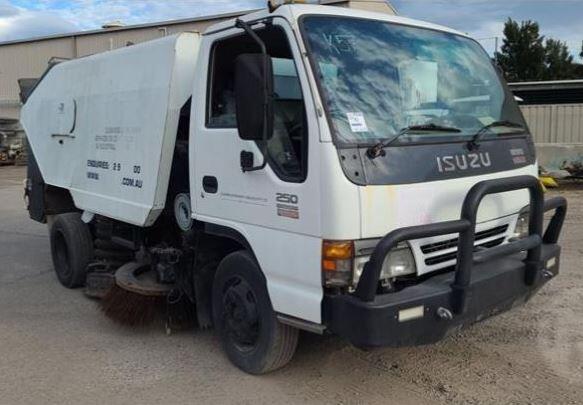 Isuzu NPR 250 NPR-70 4HE1-XN Sitec 140 Engine - Wrecking V4080