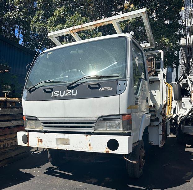Isuzu NPS 300 4WD NPS-70 4HE1-XN - Wrecking V4083