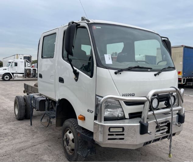 Hino 300 817 4x4