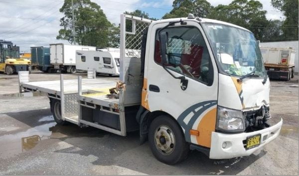 Hino 300 616 2021