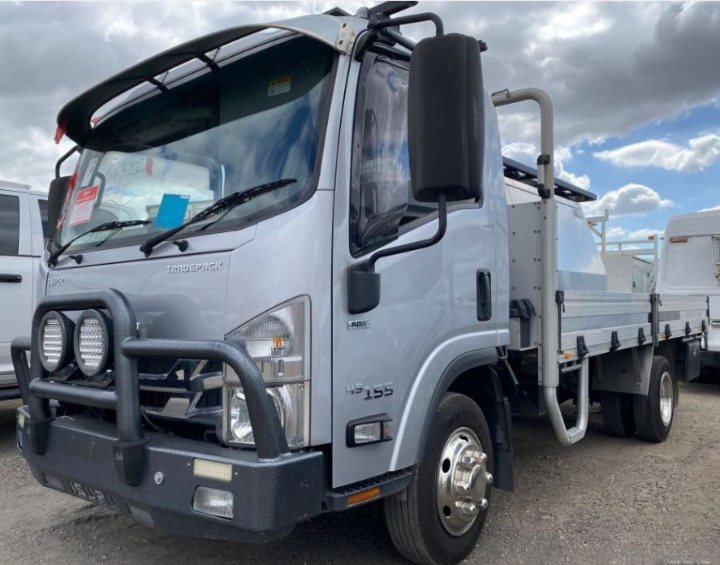 Isuzu NPR-75 2015 V4146