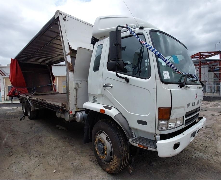 Fuso Fighter FN63F V4165