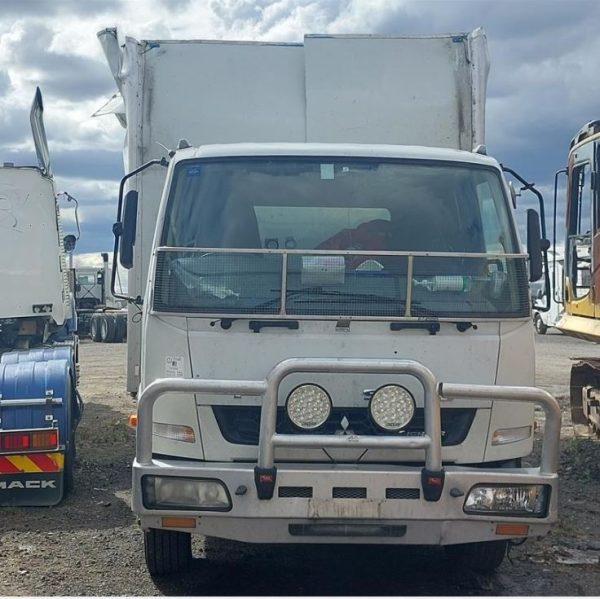 Mitsubishi Fuso Fighter 1427 FK65F V4203