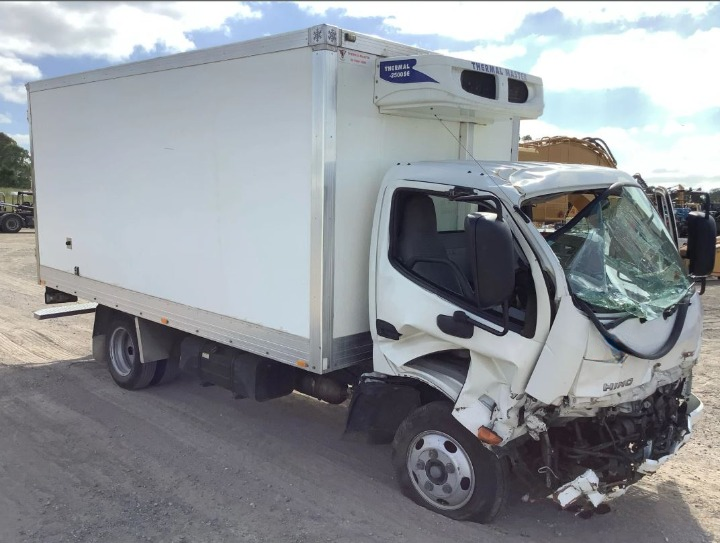 Hino 300 616 Auto V4210