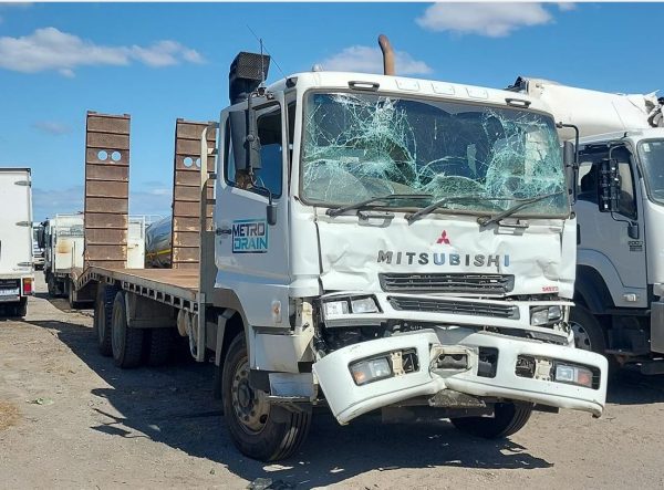 Mitsubishi Fuso FV51J V4215