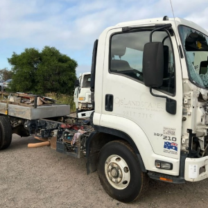 Isuzu FRR 107 210 Wrecking V4217
