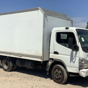 Mitsubishi Canter FE84D Wrecking V4218