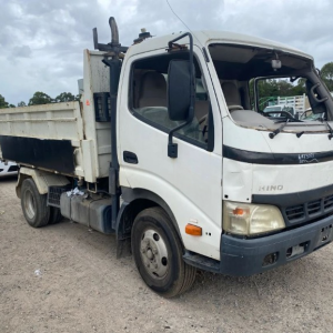 Hino Dutro Tipper V4230