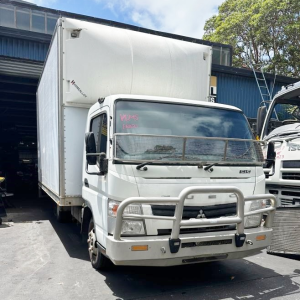 Fuso Canter FEB21 V4295