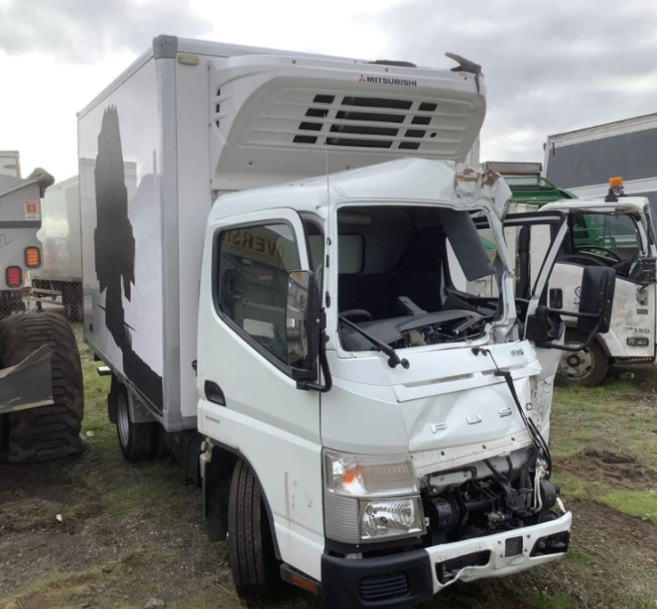 Wrecking Canter FEA21 Fridge V4359