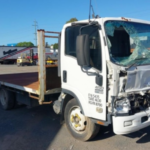 Wrecking Isuzu NQR V4371