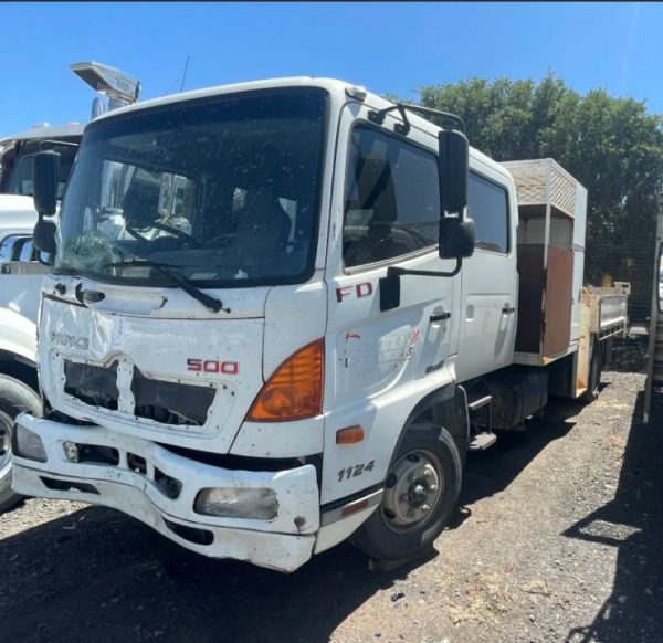 Wrecking Hino FD7J Dual Cab V4380