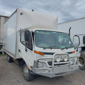 Dutro Van SO5D V4403