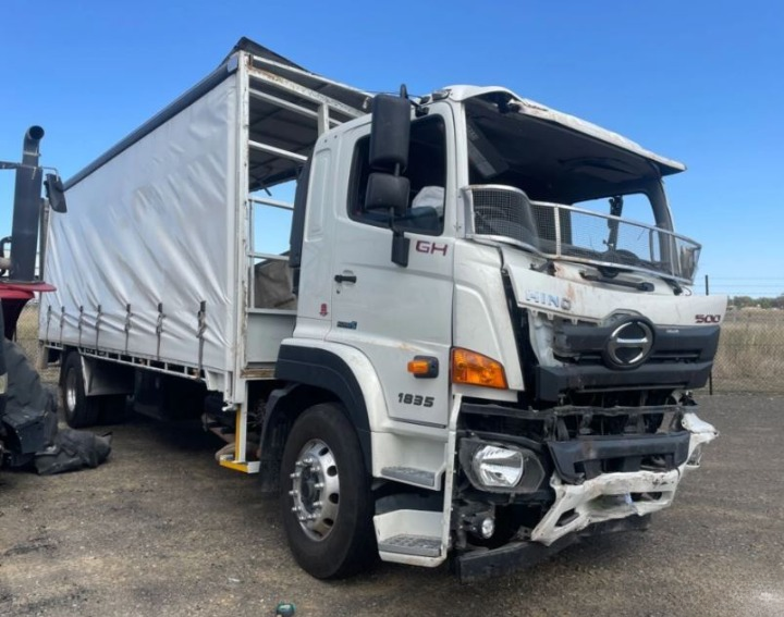 Hino 500 1835 GH V4407
