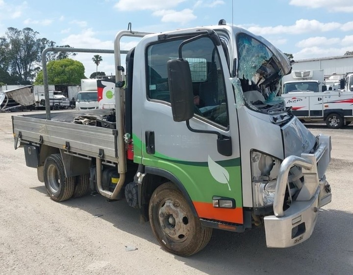 Isuzu NPR Alloy T-Top V4426