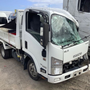 Isuzu NLR 45 150 V4435