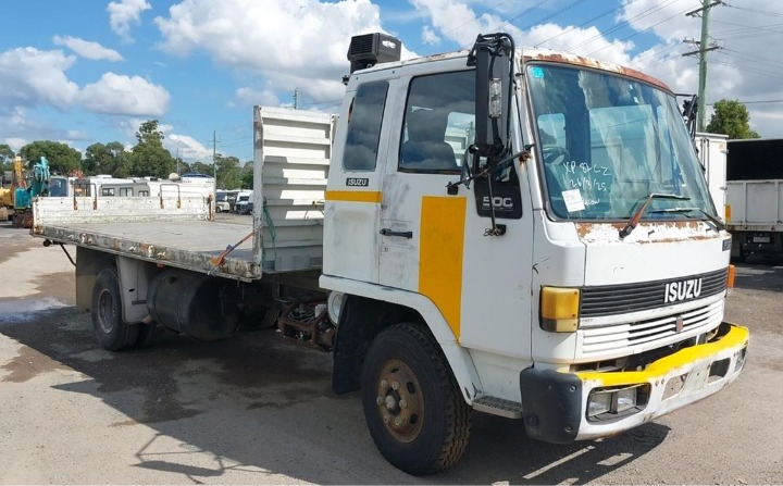 Wrecking Isuzu FSR-12 V4450