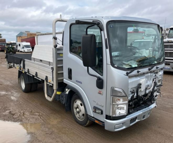 Isuzu NLR 200 Wrecking V4453