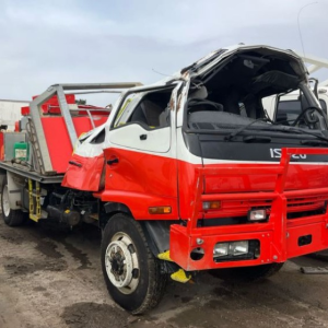 Wrecking Isuzu FSS 550 4X4 V4456
