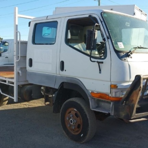 Mitsubishi Canter 4X4 FG649 Wrecking V4458