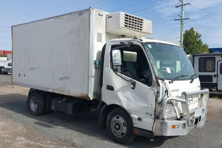 Hino 616 NO4C-WL Wrecking V4459
