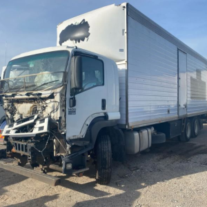 Isuzu FVL 1400 Wrecking V4461