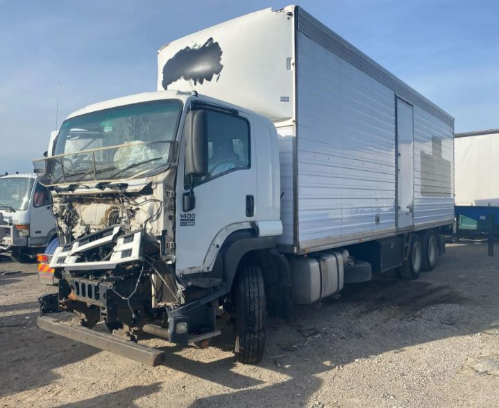 Isuzu FVL 1400 Wrecking V4461