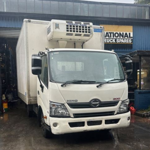 Wrecking Hino 300 616 V4471