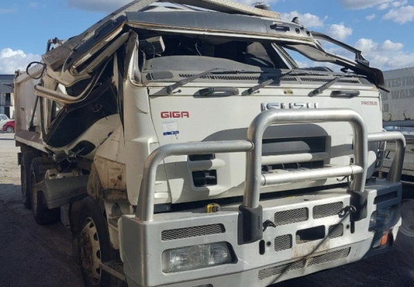 Isuzu Giga CXY V4472