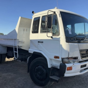 UD PK245 Tipper V4466