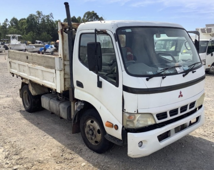 Hino Dutro Tipper V4469