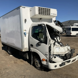 Hino 300 Fridge V4481