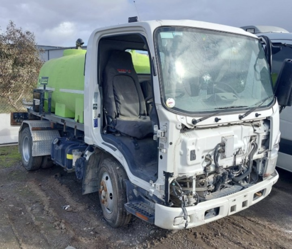 Isuzu NMR 200 V4488
