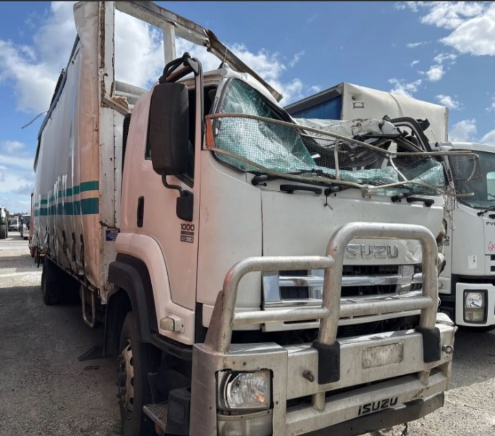 Isuzu FXR FXD 1000 V4522