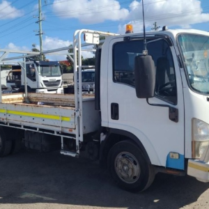 Isuzu NPR-75 T-Top V4532
