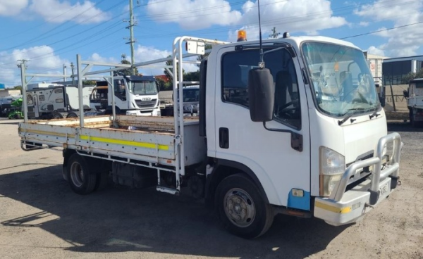 Isuzu NPR-75 T-Top V4532